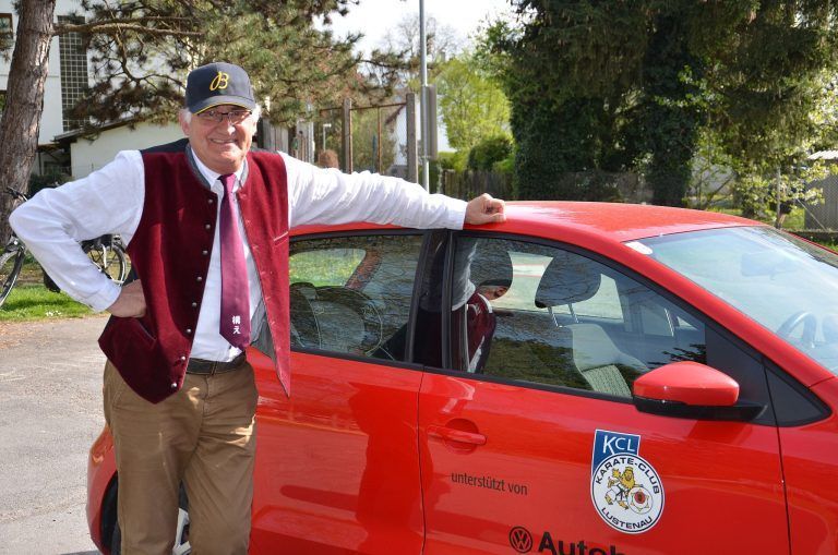 Auf dem Bike die Welt bereist: Ecke gehört dem Karate Club Lustenau an. Er ist heute Ehrenpräsident des Vereins. HRJ
