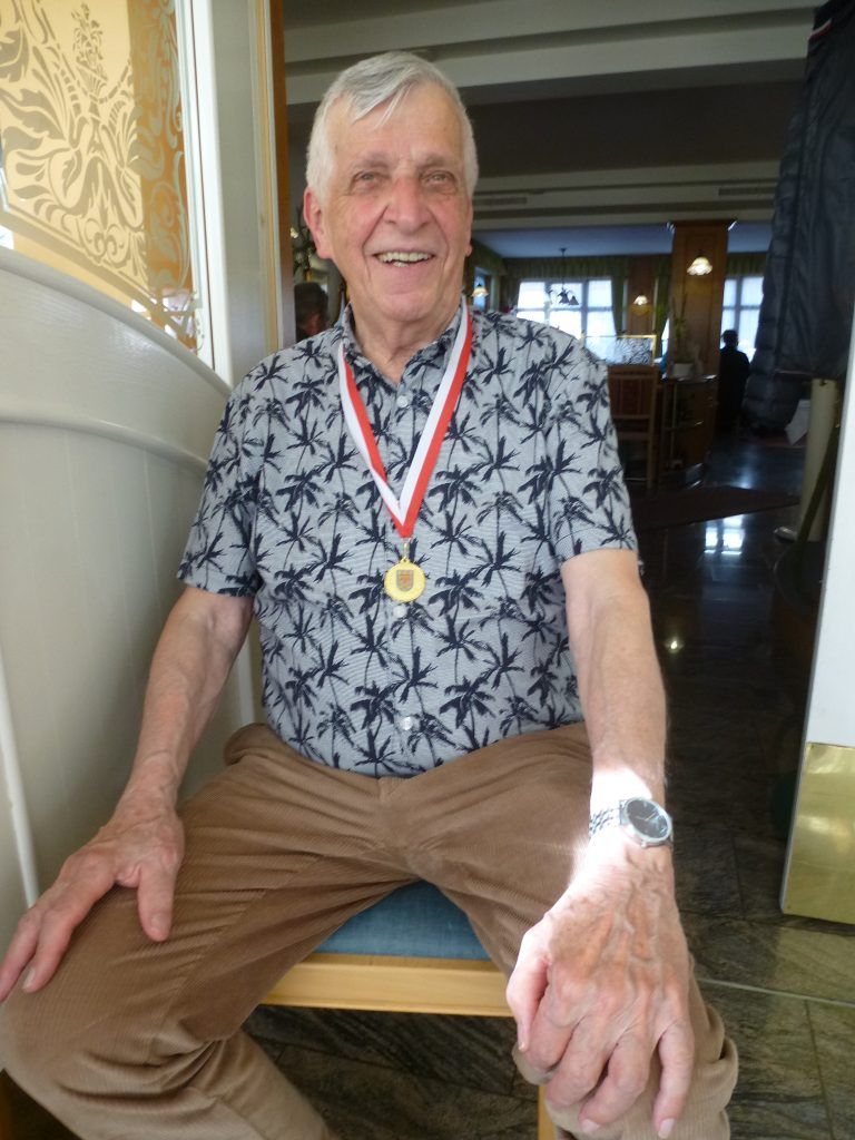 Seniorenlandesmeisterschaft im Schach ausgetragen: Paul Senoner gewinnt in der Kategorie der über 80-jährigen. (Quelle: Erich Peterlunger)