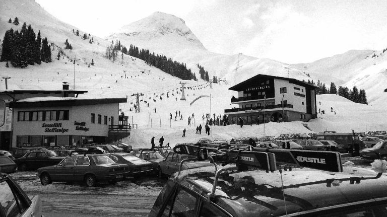 Vor 50 Jahren -1975 - legten die Skiliftgesellschaft Warth mit dem Kauf des Gasthofs Lechtalblick den Grundstein zur Erweiterung auf die heutige Tourismusbetriebe Warth Holding GmbH. STP