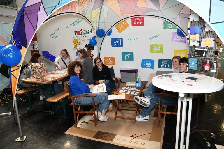 Treffpunkt für Jugend, Kreativität und Austausch: Alle vier Messetage herrschte reger Andrang in der Jungen Halle.