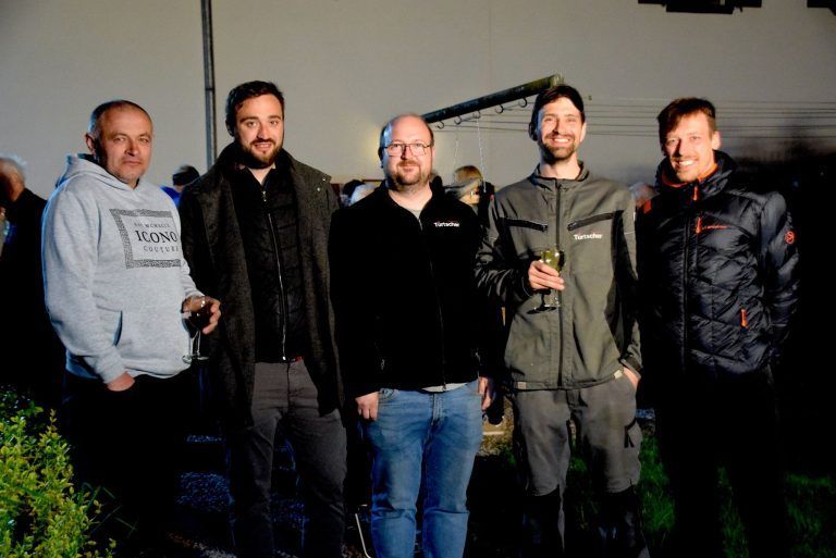 Religiöses Symbol mit Strahlkraft: Konstantin David, Lukas Schwärzler, Lukas Türtscher, Andreas Türtscher und Raphael Aberer, von links.