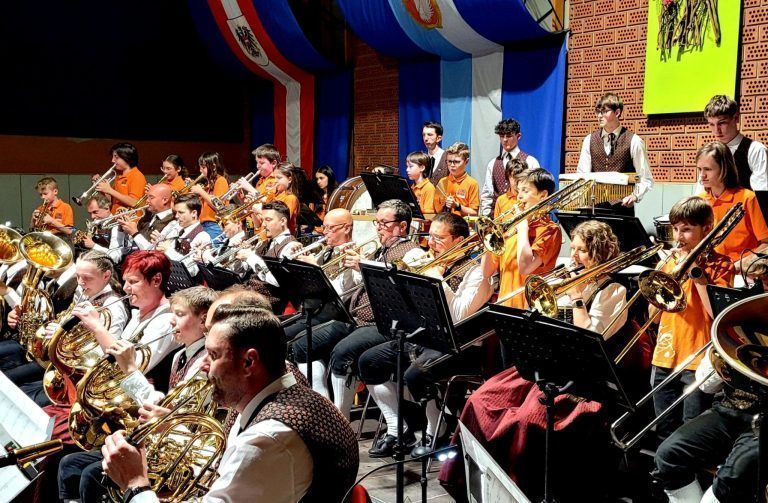 Auch die erfolgreiche „Jungmusik Lochau“ hat beim Frühlingskonzert des Musikvereines Lochau am 26. April um 20 Uhr in der Sporthalle im Kreis der arrivierten Musikanten ihren großen Auftritt.