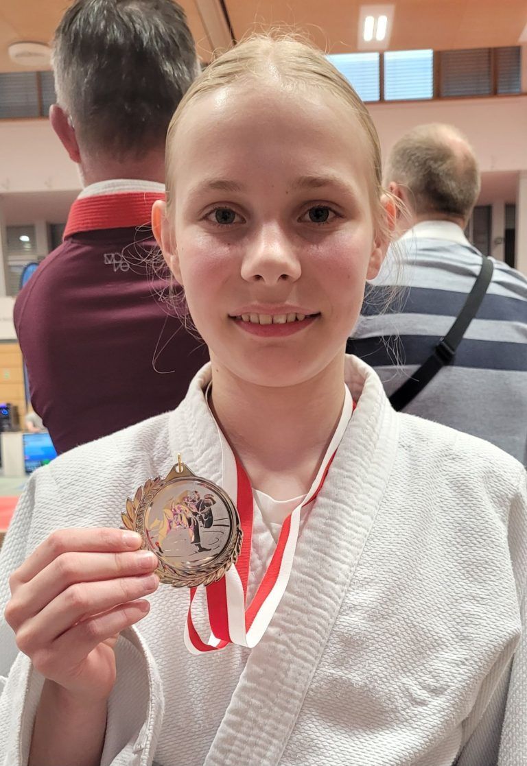 Fünf Medaillen für Dornbirner Judoka: Ella Gmeiner-Rensi jubelte ebenfalls über eine Silbermedaille.