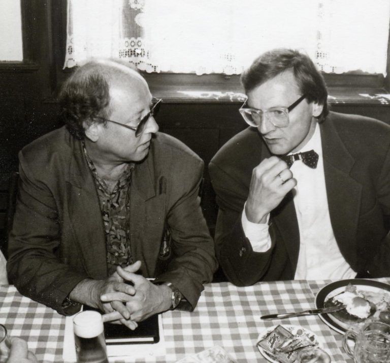 Nachruf auf Günther J. Wolf: Journalist und Kulturmanager: Mit dem jungen Nationalrat Wolfgang Schüssel im Gespräch.