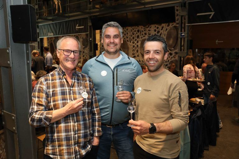 Enge Rennen auf hohem Niveau: Heinz Fritz (Sensoriker für Säly Edelbrände & Gin), Joseph Rützler (Dieffenbacher) und Reinhard Juen (Mehrfacher Ski Masters-Sieger).
