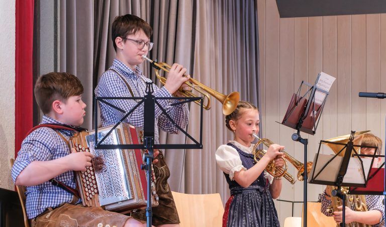 Ein Abend voller Klang und Heimatgefühl: Das junge Ensemble dokumentierte die musikalische Vielfalt der Region.
