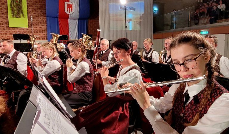 Musikverein Lochau: Einladung zum „Frühlingskonzert 2025“: Für den Musikverein Lochau ist das „Frühlingskonzert“ alljährlich das große musikalische Highlight im ausgefüllten und abwechslungsreichen Vereinsjahr.