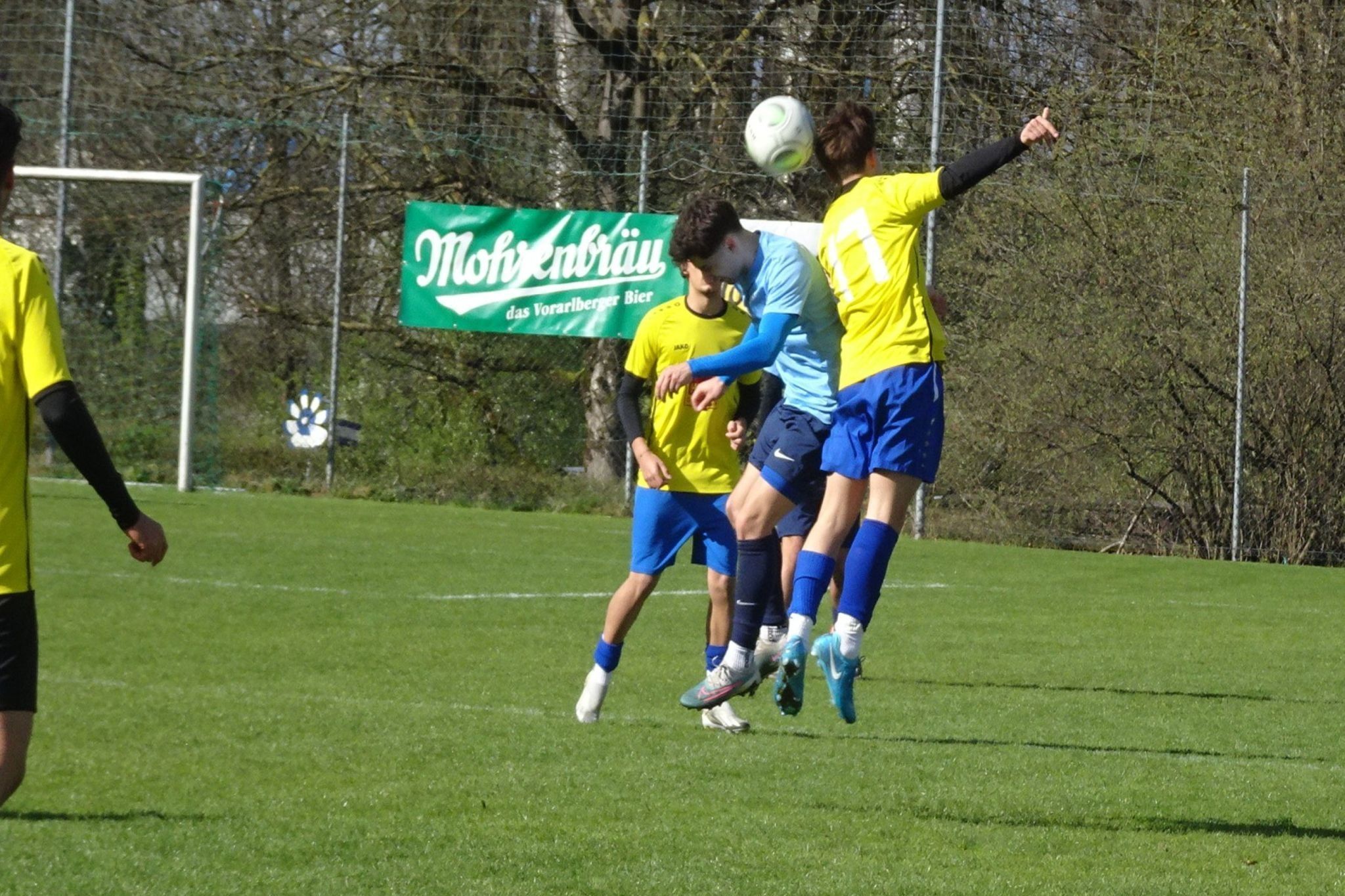 Sportgymnasium Dornbirn triumphiert erneut: Die Spieler kämpften beherzt und zeigten tollen Fußball.