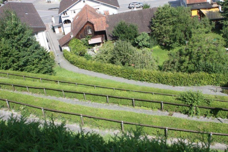 Rankweil plant barrierefreien Zugang zur Basilika: Zick-Zack-Weg ist auch eine Möglichkeit zur Basilika zu gelangen.