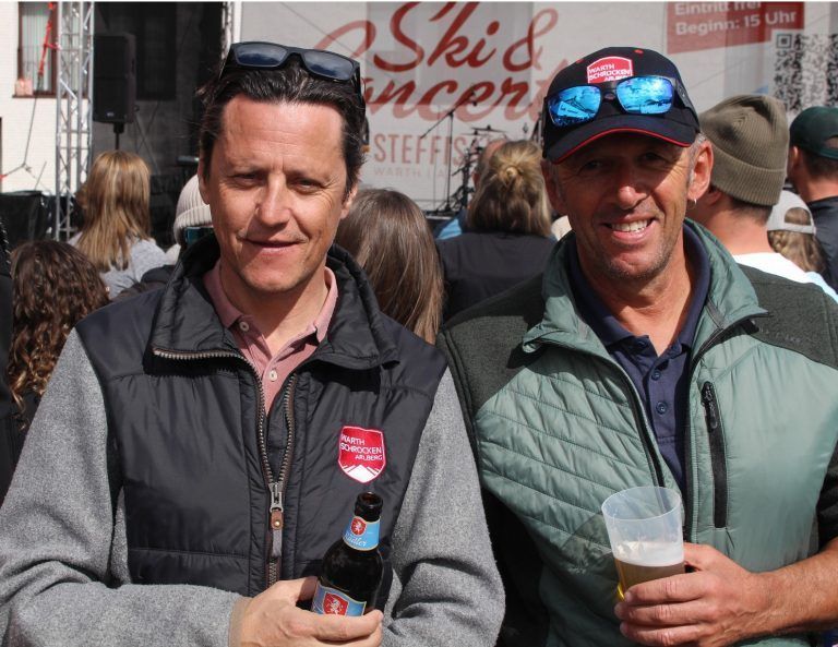 Stephan Schwarzmann (l.) und Stefan Strolz wurden in Schröcken bzw. Warth eindrucksvoll als Bürgermeister bestätigt. STP