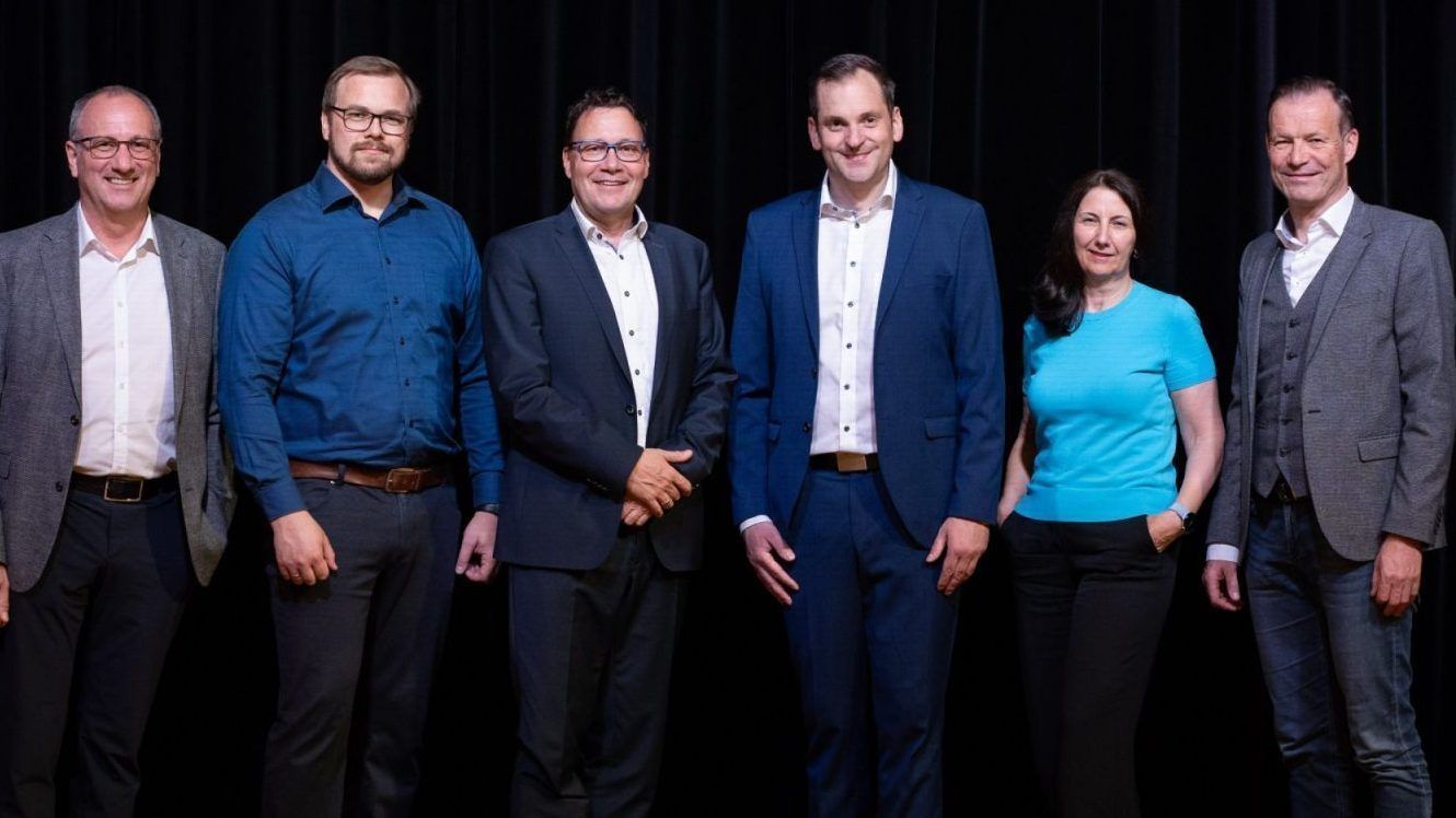Hörbranzer Gemeindevorstand (2025-2030) mit Josef Siebmacher, Bernhard Natter, Stefan Fischnaller, Manuela Sicher und Gerhard Achberger mit Bgm. Andreas Kresser (3. v.r.) - © Marktgemeinde Hörbranz (Severin Kresser)