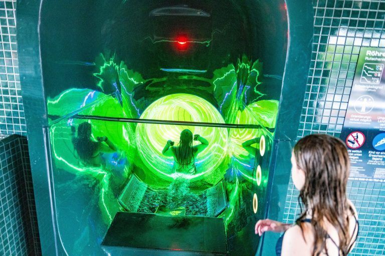 Schulklasse testet neues Hallenbad in Bregenz