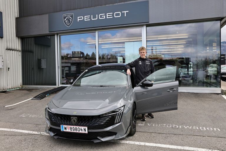 27. März 2025 | Malthe Jakobsen (geb. 29. Okt. 2003) Der Däne ist offizieller Peugeot Werksfahrer in der WEC und fährt den Hypercar 9X8 in der Weltmeisterschaft.