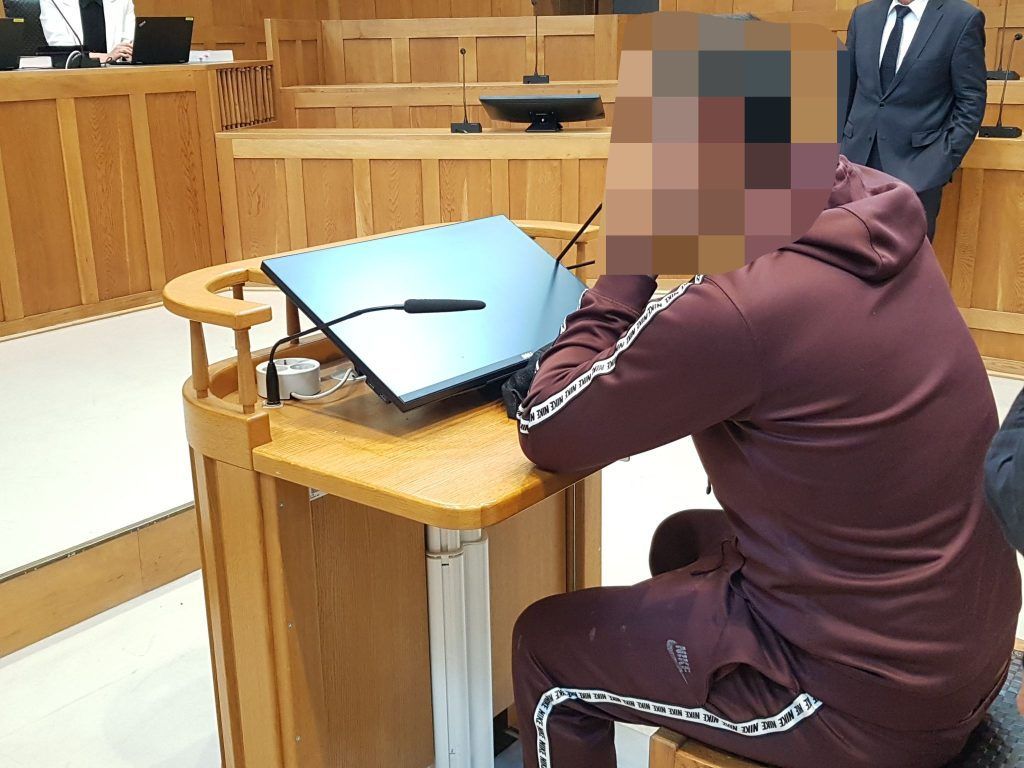 Aktueller Prozess: Bettler griff Hausbewohner mit Messer an