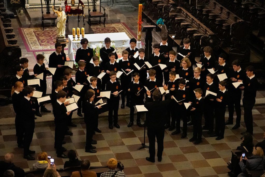 Traditionsreicher Klang zu Ostern: Augsburger Domsingknaben starten Tournee in Feldkirch