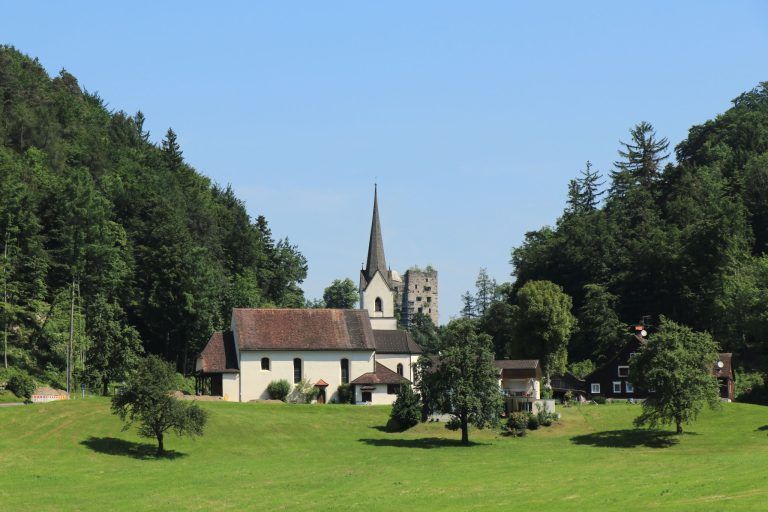 Walter und Susanne Elsner; Buch "Pilgern in Vorarlberg"