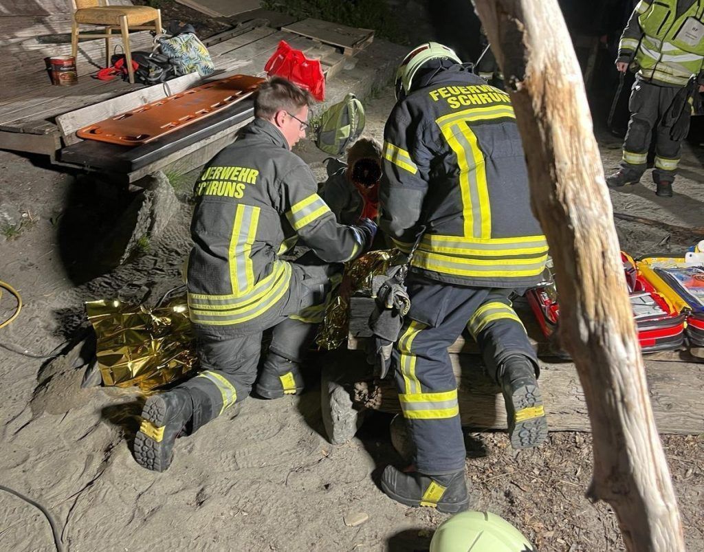 Unglücklicher Sturz auf Baumstumpf: Florianis waren die Ersthelfer