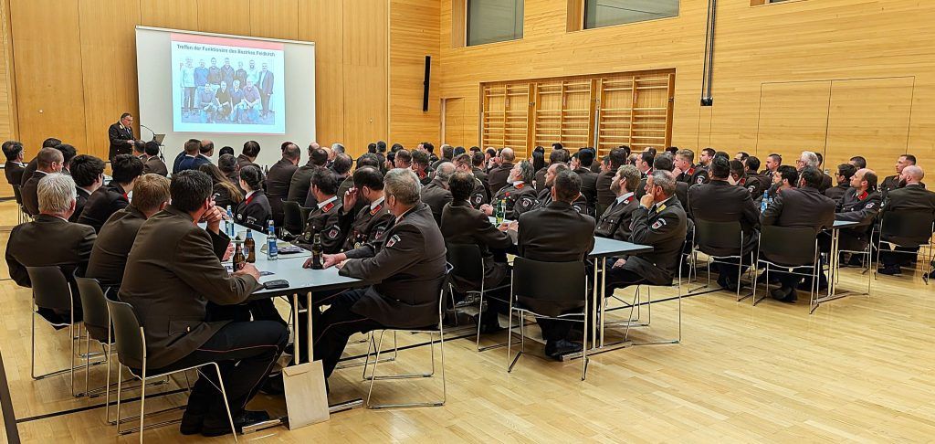 Bezirkstag der Feuerwehren in Laterns: Bilanz, Ausblick und große Anerkennung für Einsatzbereitschaft