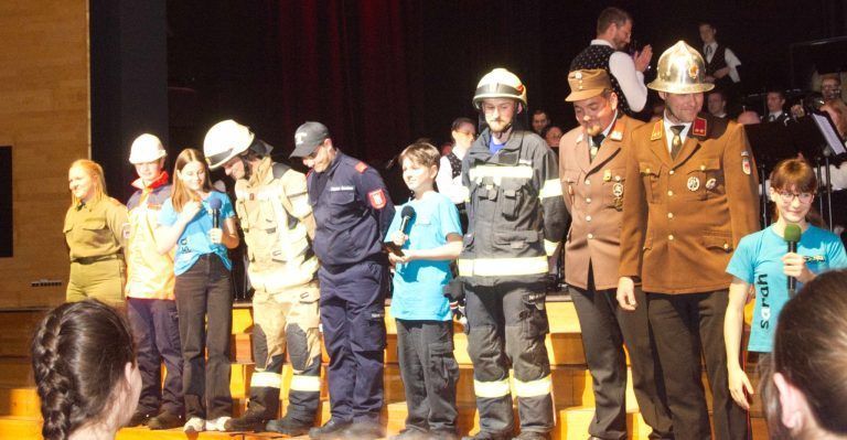 Feuer unterm Dach vom CUBUS Wolfurt: Die Feuerwehrler stellten Rede und Antwort