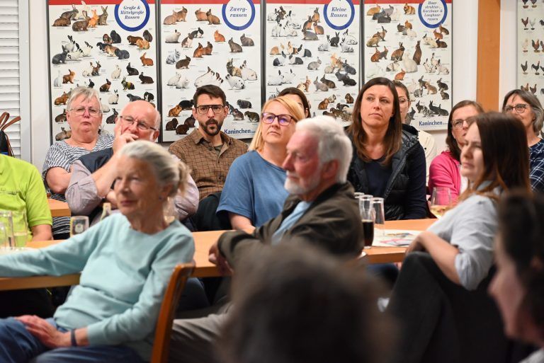 Das Vereinsheim des OGV Lustenau war am Mittwochabend sehr gut besucht. Grund dafür war der Vortrag über die Gestaltung naturnaher Gärten.