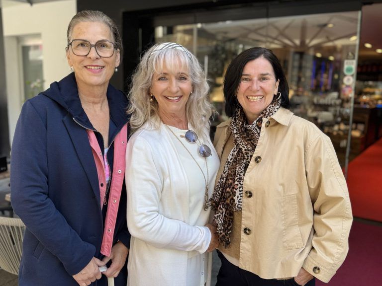 Frühjahrstrends und Fair Fashion : Gabriele Weis, Silvia Pflegerl und Christine Gschließer.