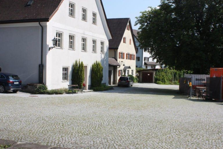 Rankweil plant barrierefreien Zugang zur Basilika: Vorplatz der Basilika.