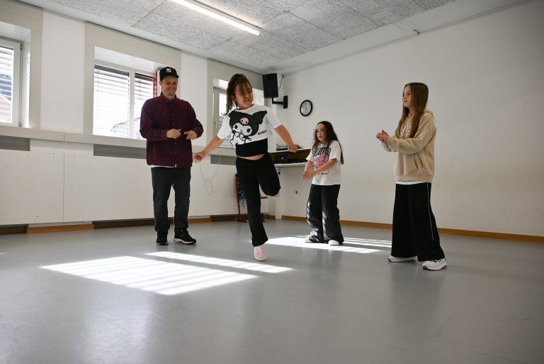 Von Breaking und anderen coolen Moves: Jede darf sich frei zur Musik bewegen.