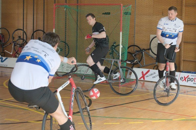 Favoriten im Kampf ums WM-Ticket : Schnetzer und Feurstein setzten sich souverän an die Spitze.