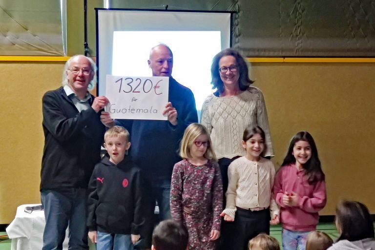 Fürs Lesen sammelten die Kinder im privaten Umkreis Spenden – am Ende kamen 1.320 Euro zusammen. @Schule