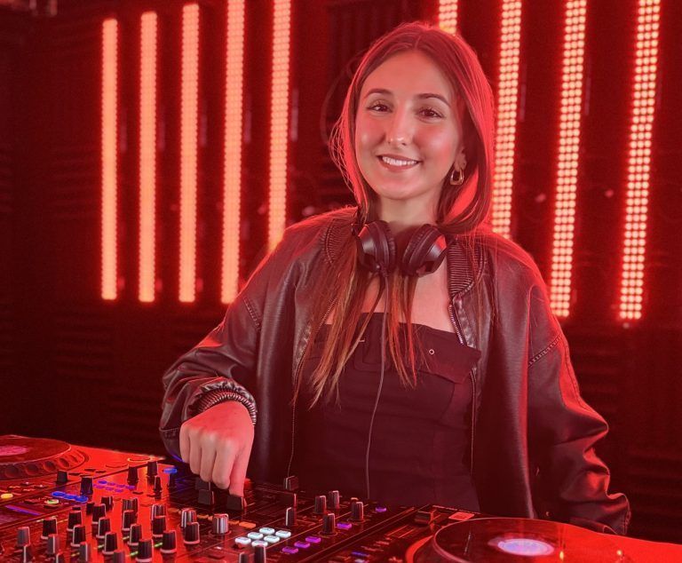 Nachhaltiger Luxus: DJane La Mila sorgte mit einem Afro- und Melodic-House-Set für rhythmische Tiefgänge.