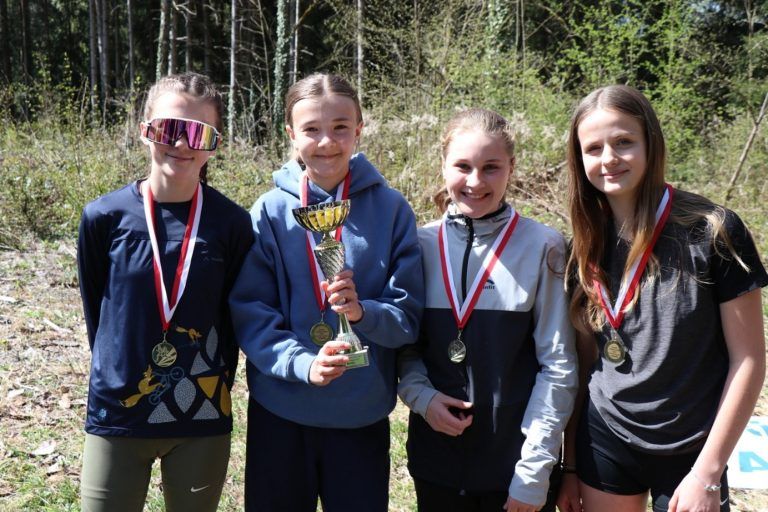 Das Quartett der Mittelschule Hittisau siegte im Frauenbewerb. 