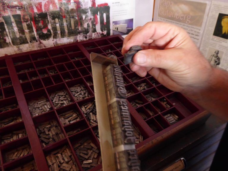 Große Feier zu 625 Jahren Gutenberg : Winkelhaken, den Schriftsetzer im Druck einsetzten. (Foto: Privat)