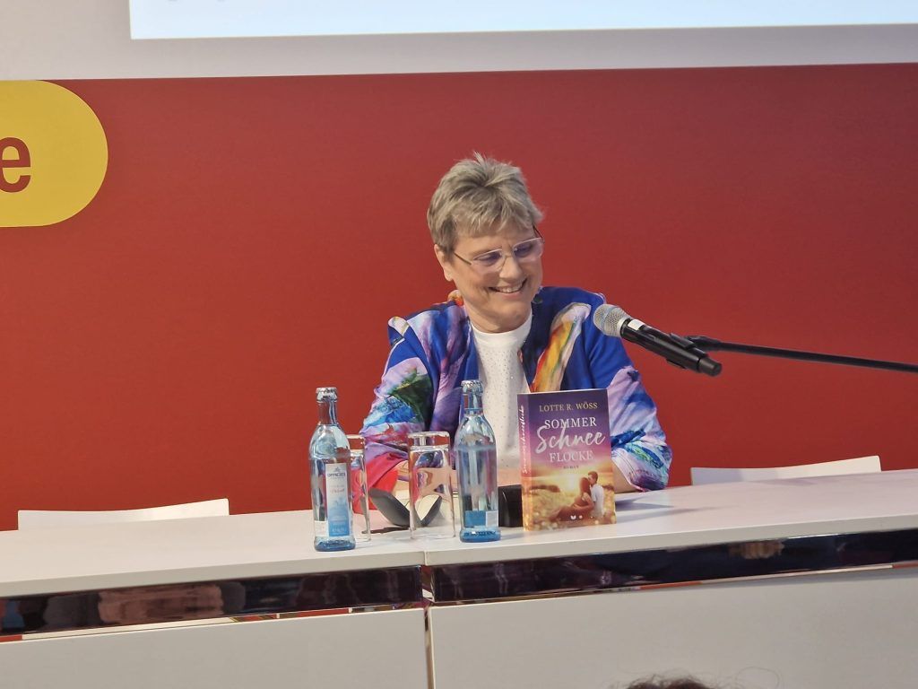 Rankweilerin berührt mit „Sommerschneeflocke“