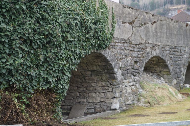Wasser für die Textilindustrie in Bürs: Der Abriss des Alvierkanals erfolgte 2022 (Foto: Gemeinde Bürs)