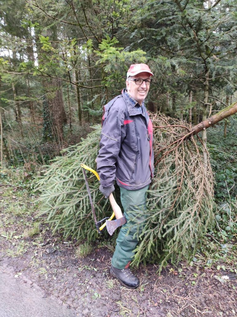 Nachruf auf Peter Hagspiel: Mit ganzem Herzen engagiert für Kinder und ihre Chancen: Jedes Jahr holte Peter einen Christbaum aus seinem geliebten Wald.