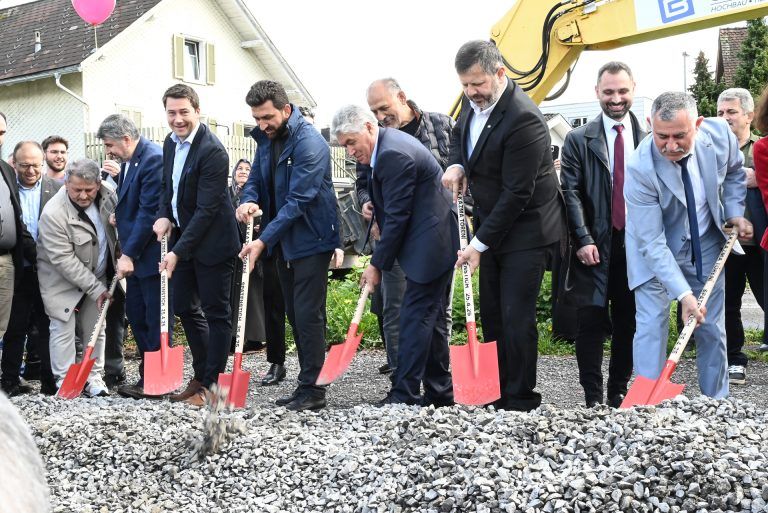 Am Freitagnachmittag erfolgte der Spatenstich für die neue Moschee der Atib Lustenau.