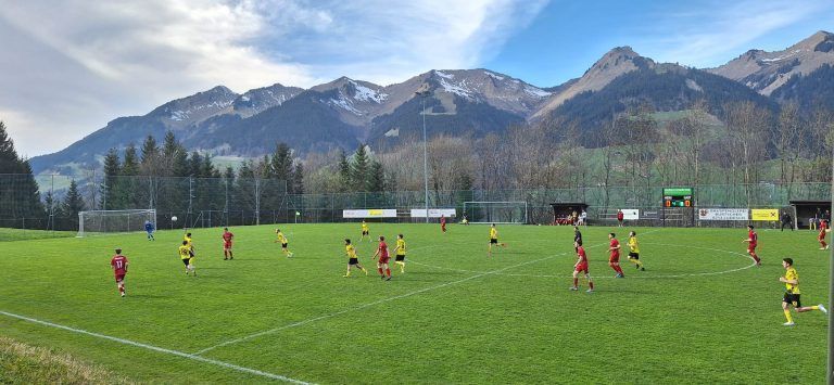 FC Höchst landet Coup beim Tabellenführer: In einer engen Partie hatte der FC Höchst das bessere Ende für sich.
