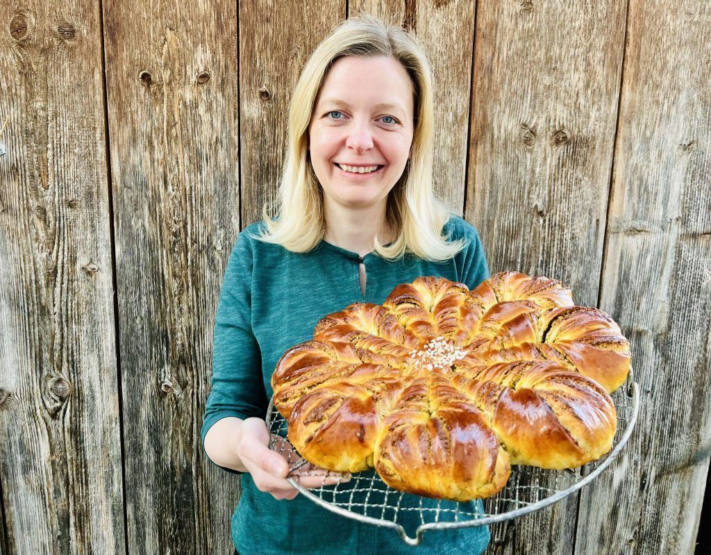 Eine duftende Pistazienblume für den Osterbrunch