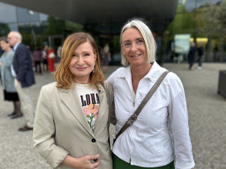 Choreografische Präzision und Ausdruckskraft: Die Künstlerinnen Mila Veljac'a Plaickner und Bettina Sacher.