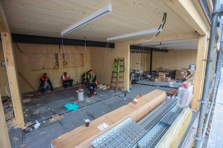 Im Eiltempo zum neuen Bahnhofsgebäude: "Ich bin vorsichtig optimistisch, dass wir es schaffen"
