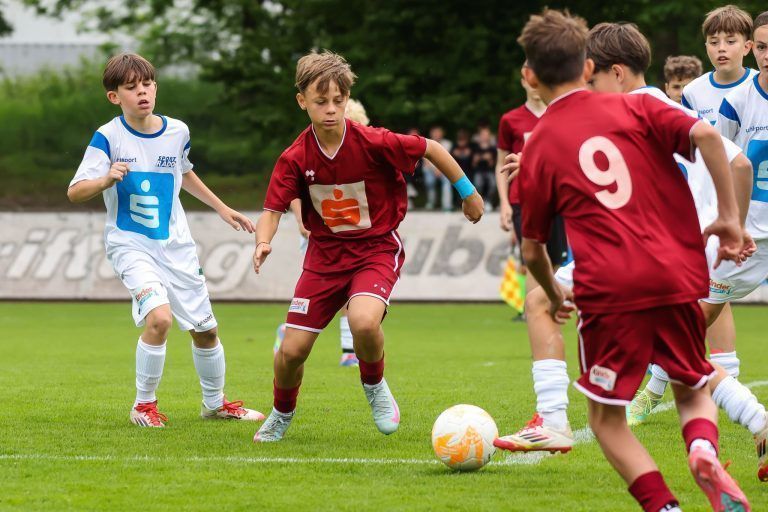 Dramatik pur! Endspiele im Elferschießen entschieden