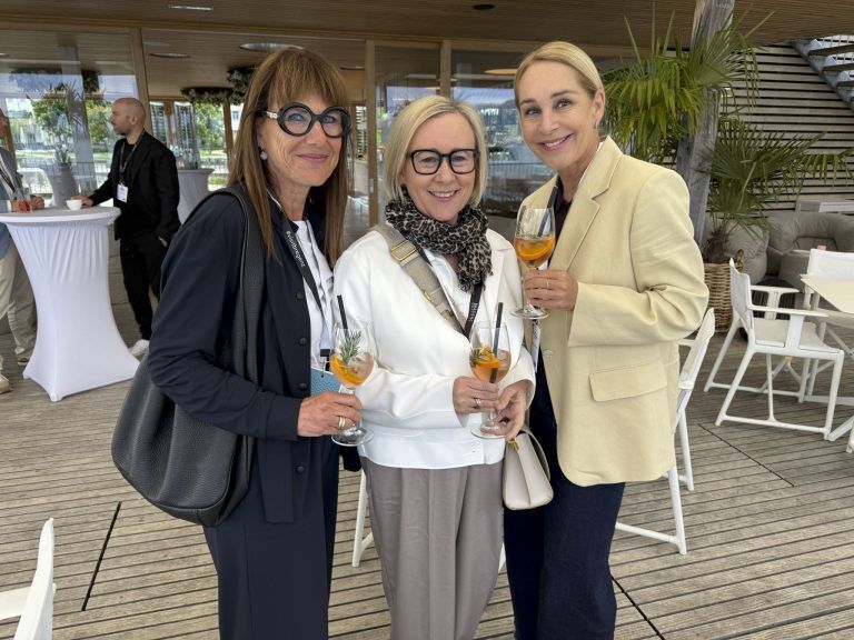 Evelyn Burger-Zimmermann, Sabine Nussbichler und Astrid Mangeng genossen die Aussicht