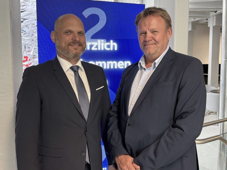 Zivilcourage im Fokus: Philipp Stadler (Landeskriminalamt) und Sicherheitskoordinator Gert Gröchenig.
