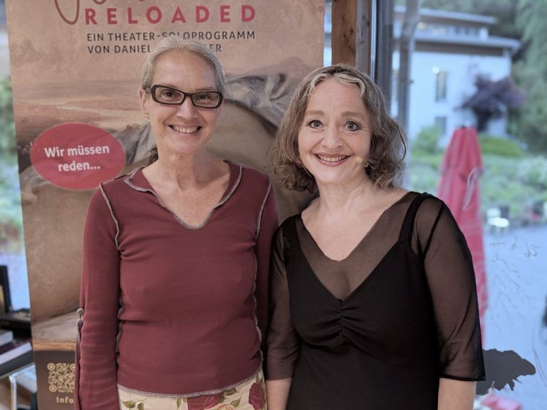 Impuls für ein Miteinander: Festivalinitiatorin Michaela Kyllönen mit Schauspielerin Daniela Dillinger.
