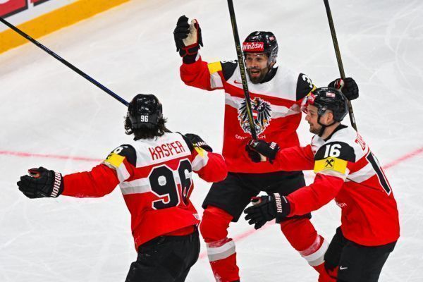 ÖEHV-Team feiert WM-Sieg gegen Slowakei &#8211; 3:2 n.P.