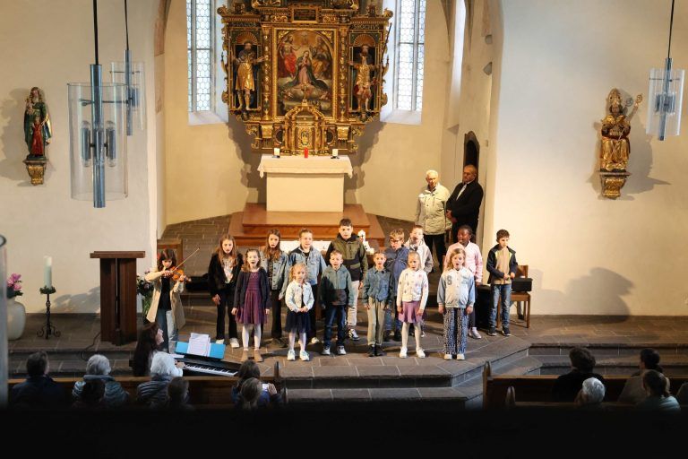 Musik, Gesang, Gedanken und Geschichten: Der "tonart Kinderchor Hohenems" hatte starke Auftritte.
