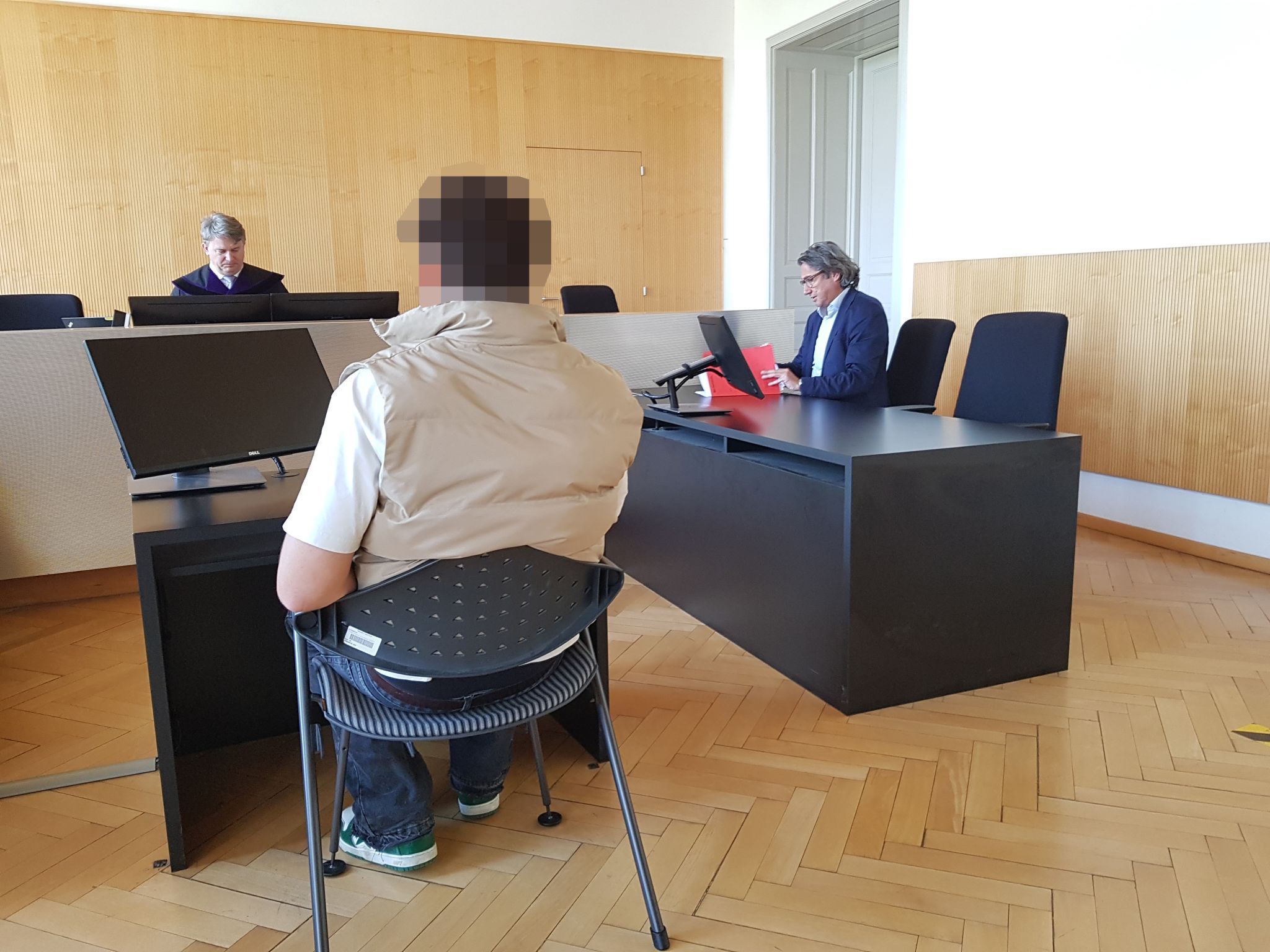 Prozess Jugendlicher Nötigung Security