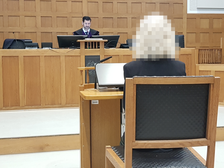 Prozess Veruntreuung wegen Online-Liebschaft