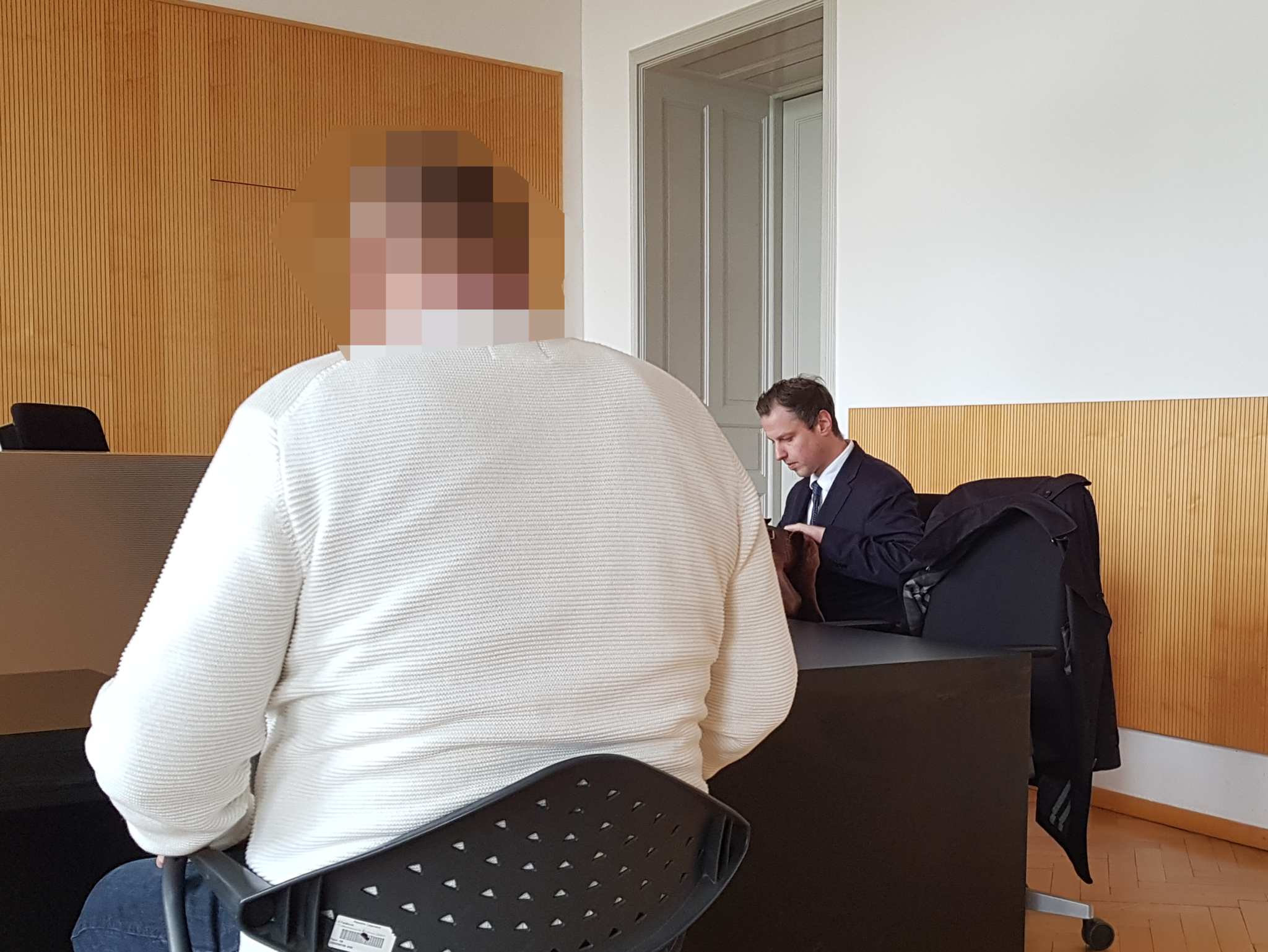 Prozess gefährliche Drohung, Vater gegen Tochter