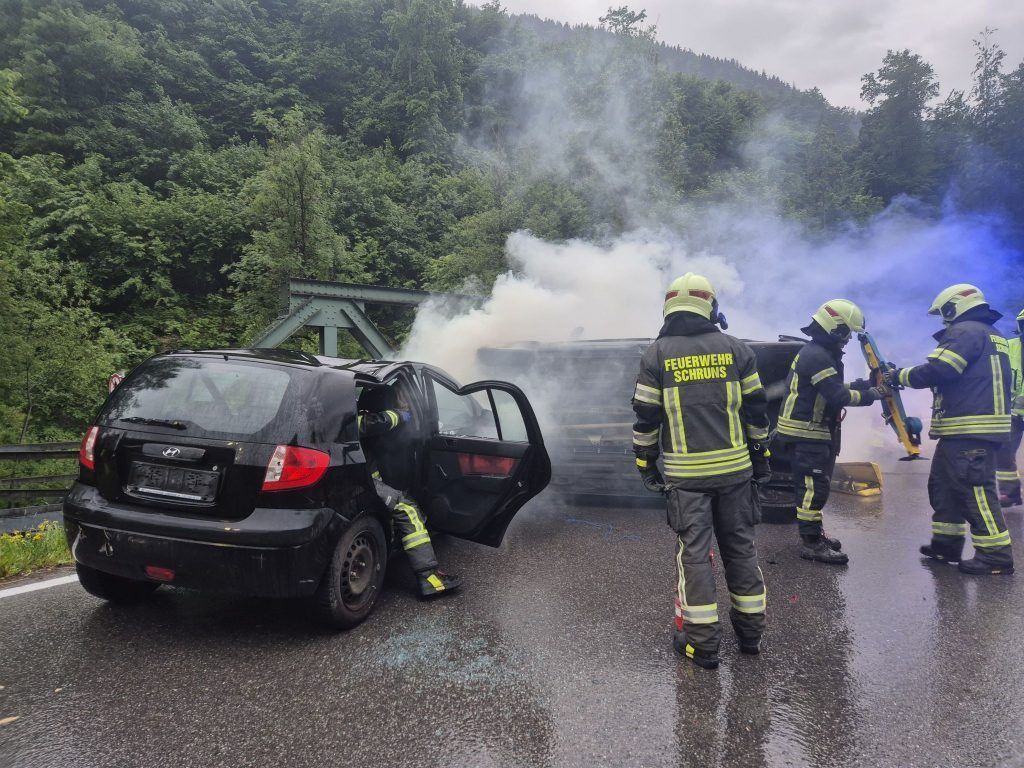 Zwei schwere Unfälle, Regen, Dunkelheit: So lief die Großübung der Einsatzkräfte ab